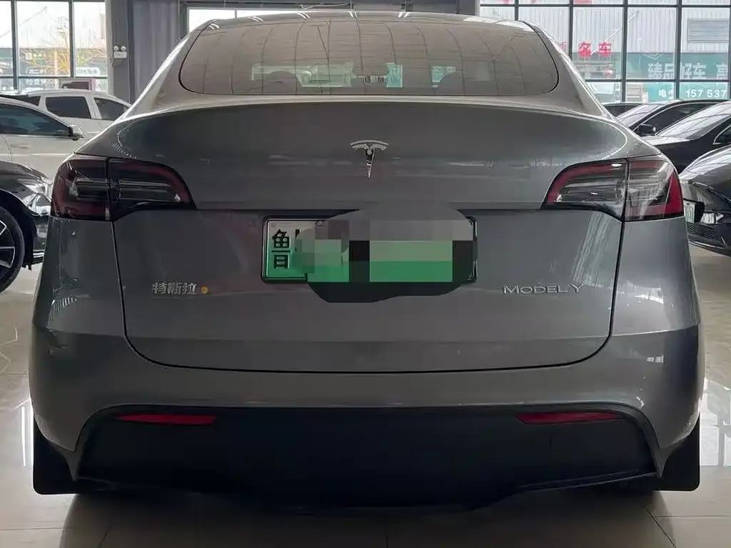 Tesla Model Y — фото 7