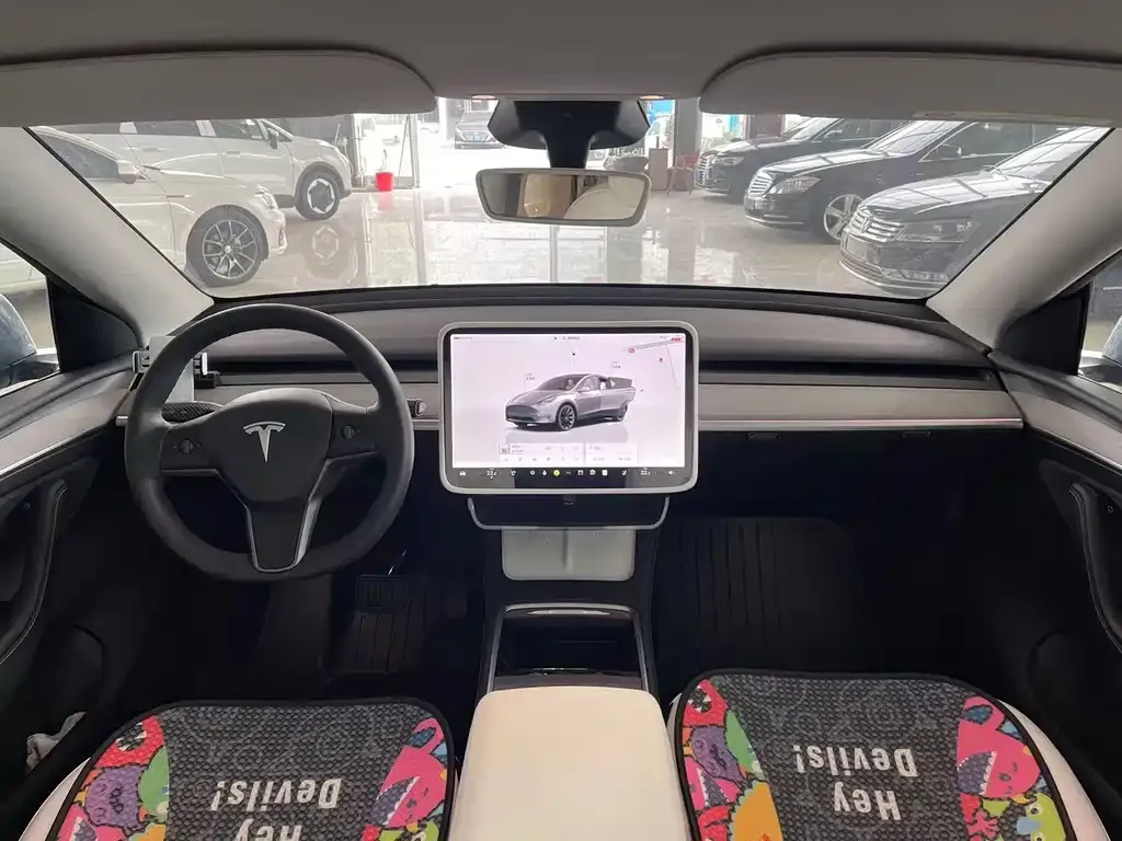 Tesla Model Y — фото 4