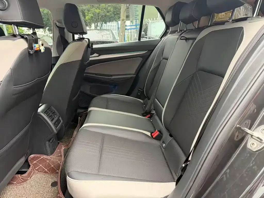 Volkswagen Golf 2021 из CN, фото 6