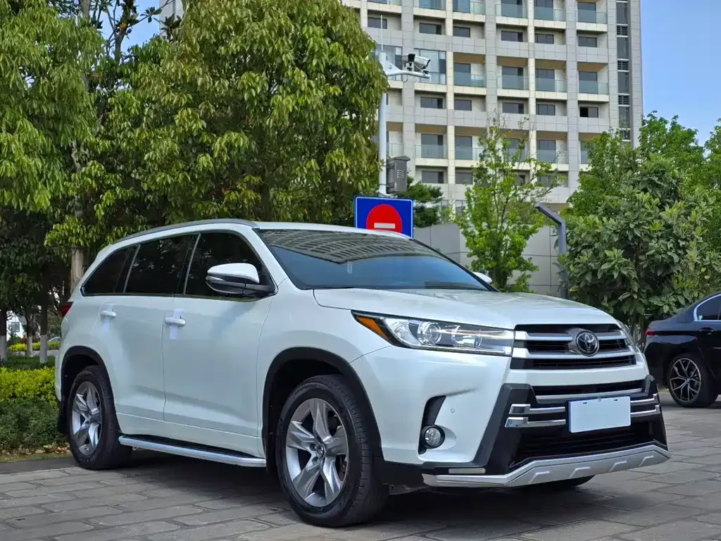Toyota Highlander — фото 3