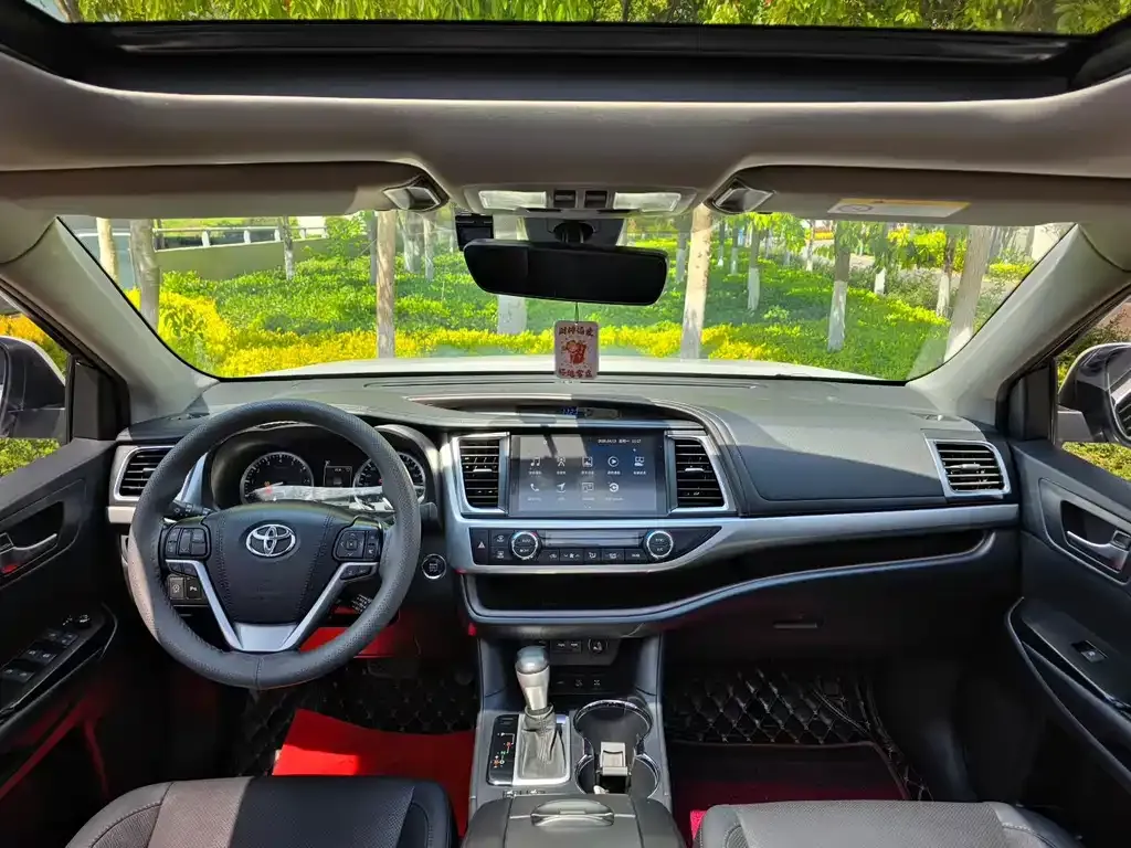 Toyota Highlander — фото 2