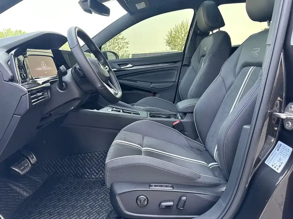 Volkswagen Golf 2022 из CN, фото 6
