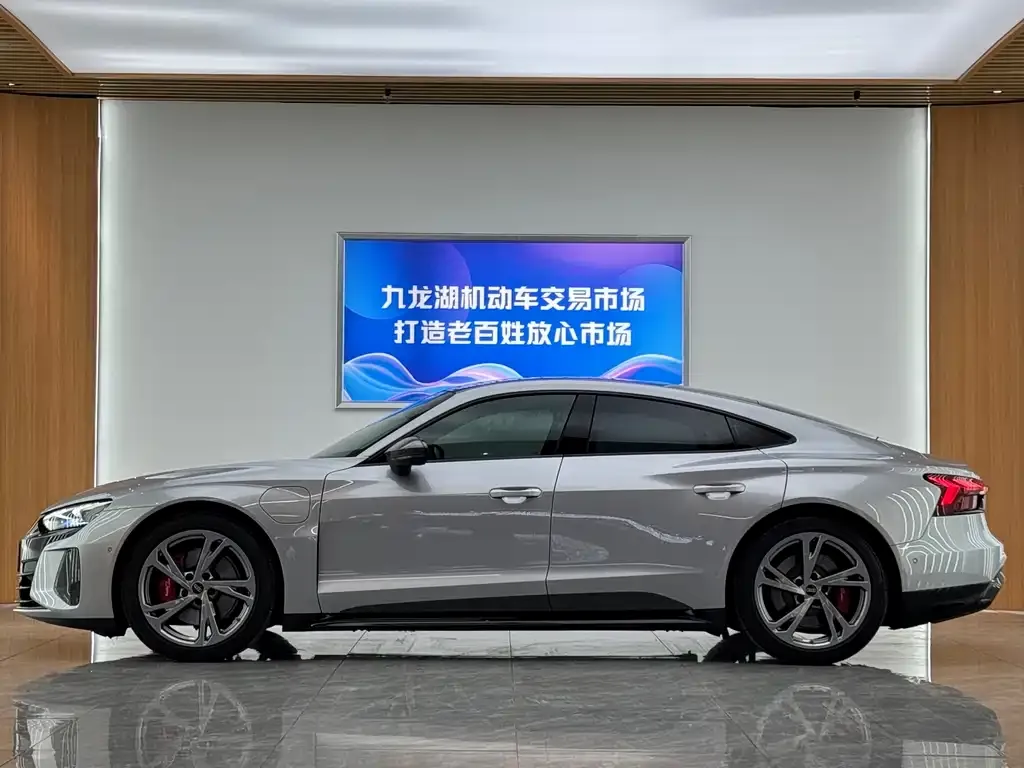 Audi e-tron GT 2024 из CN, фото 8