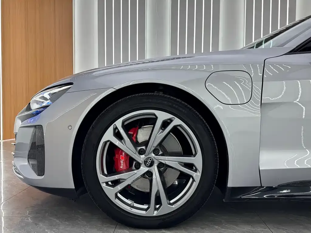 Audi e-tron GT 2024 из CN, фото 5