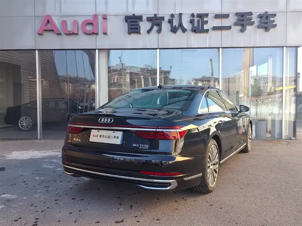 Audi A8 — фото 10