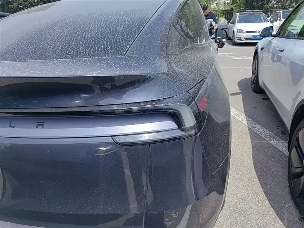 Tesla Model Y 2025 из CN, фото 5