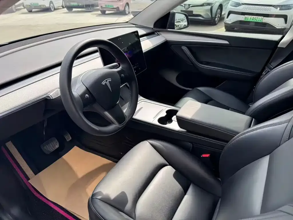 Tesla Model Y — фото 3