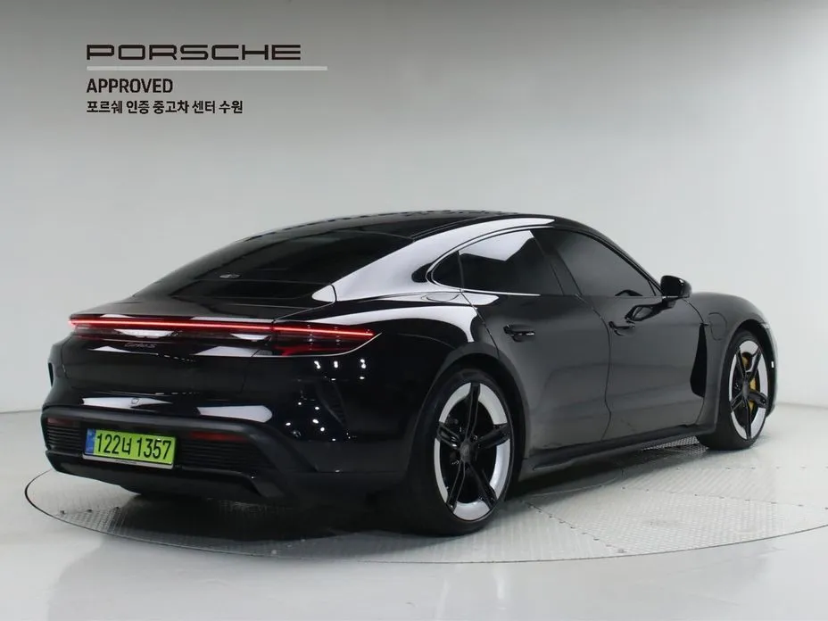 Porsche Taycan 2025 из KR, фото 2
