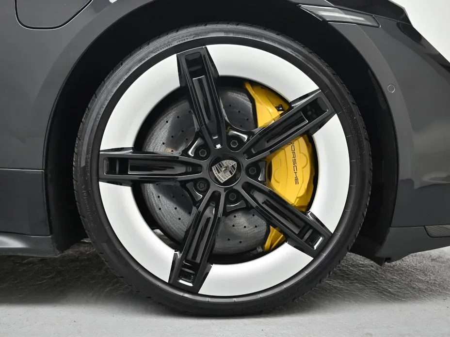 Porsche Taycan 2025 из KR, фото 4