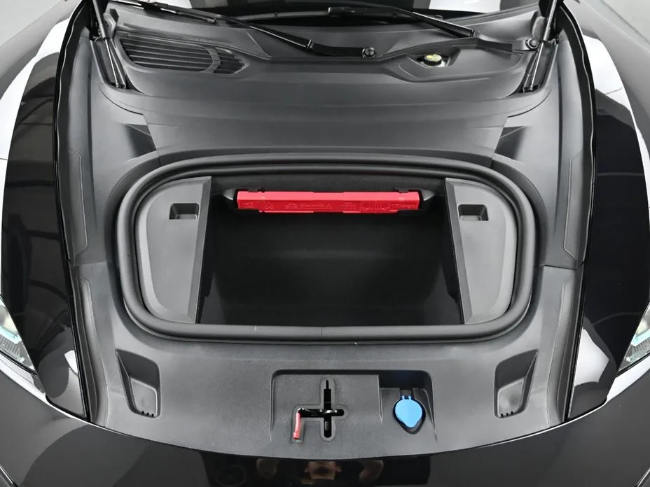 Porsche Taycan 2025 из KR, фото 8