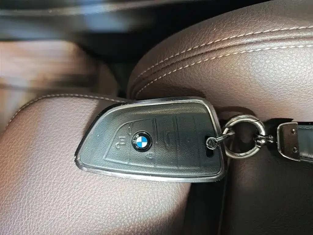 BMW X1 — фото 9