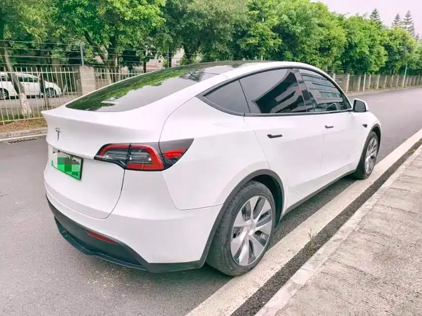Tesla Model Y — фото 7
