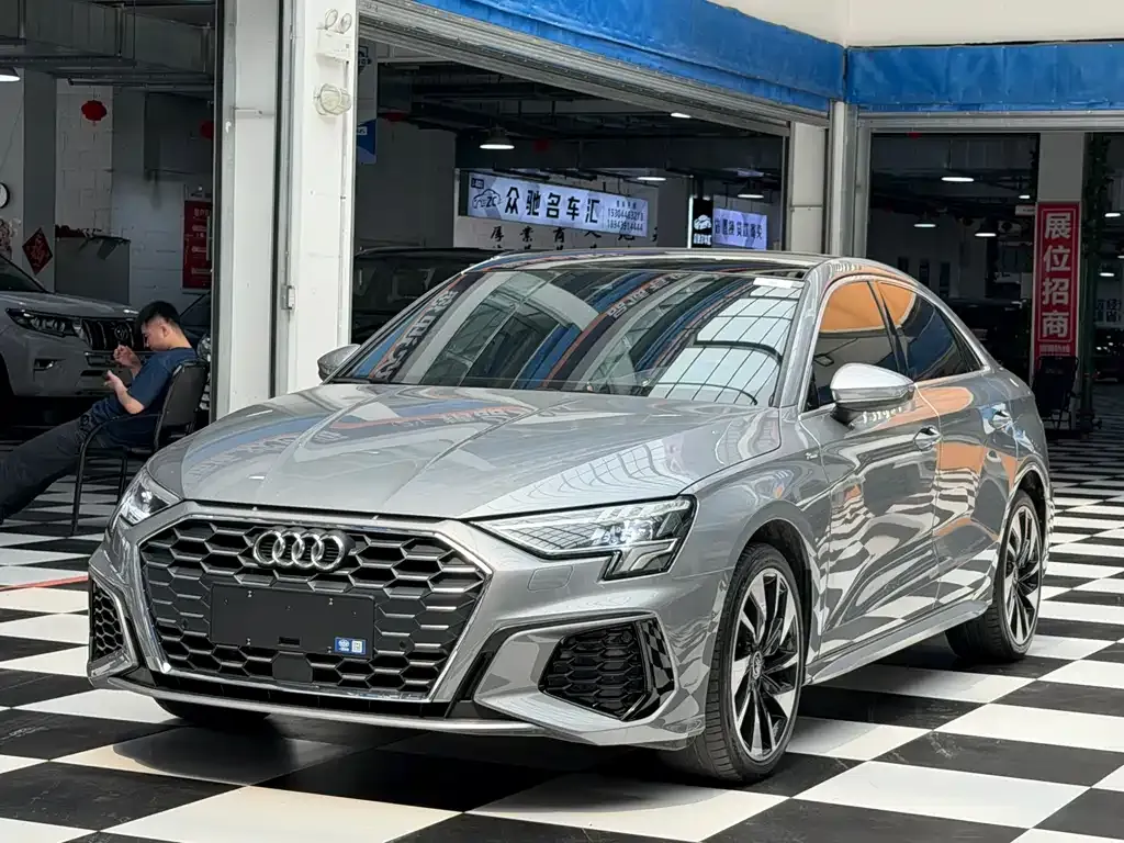 Audi A3 — фото 1
