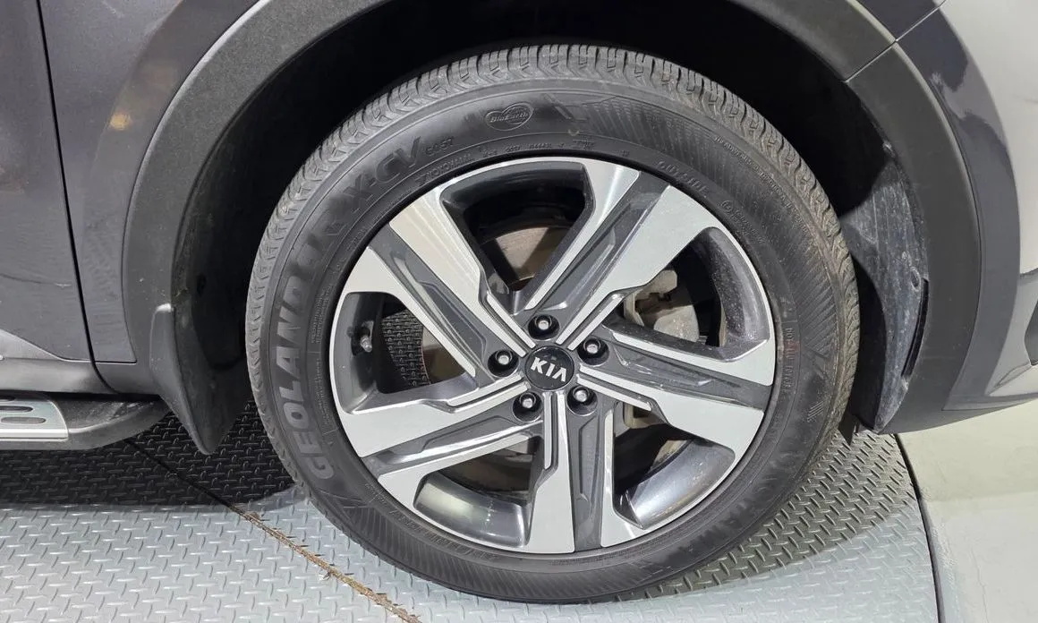 Kia Sorento — фото 10