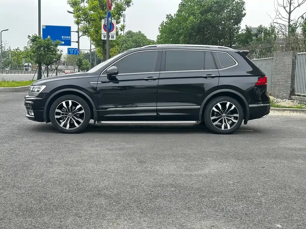Volkswagen Tiguan L 2021 из CN, фото 10
