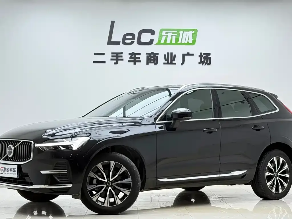 Volvo XC60 — фото 1