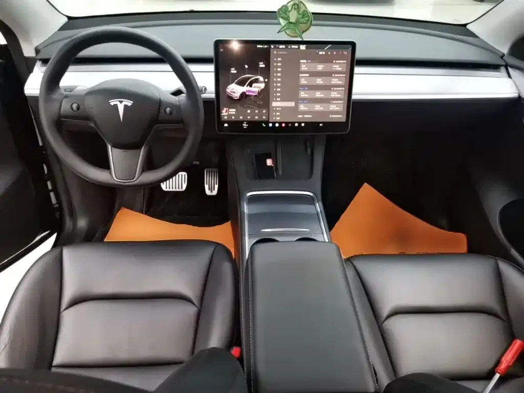 Tesla Model Y — фото 4