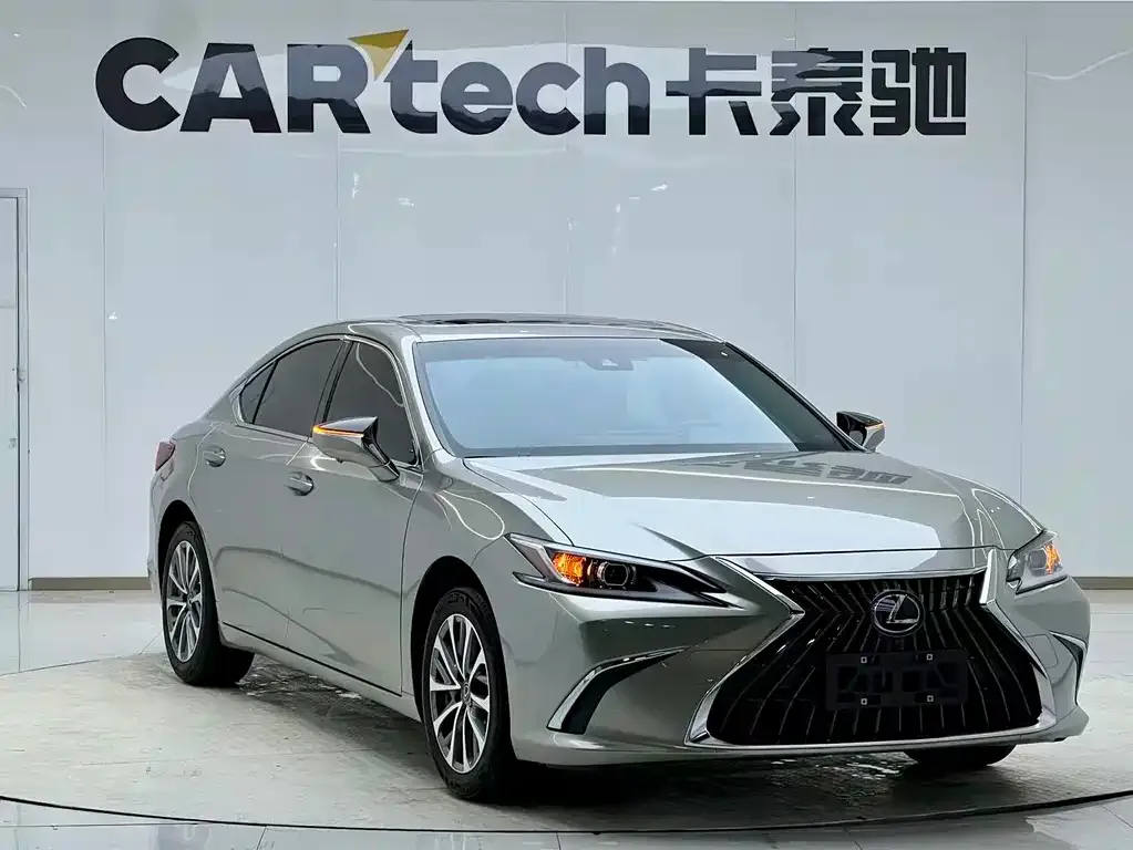 Lexus ES — фото 8