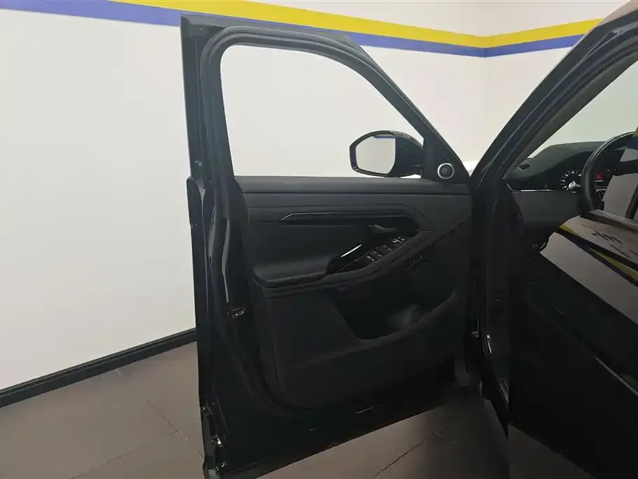 Land Rover Evoque 2023 из CN, фото 9