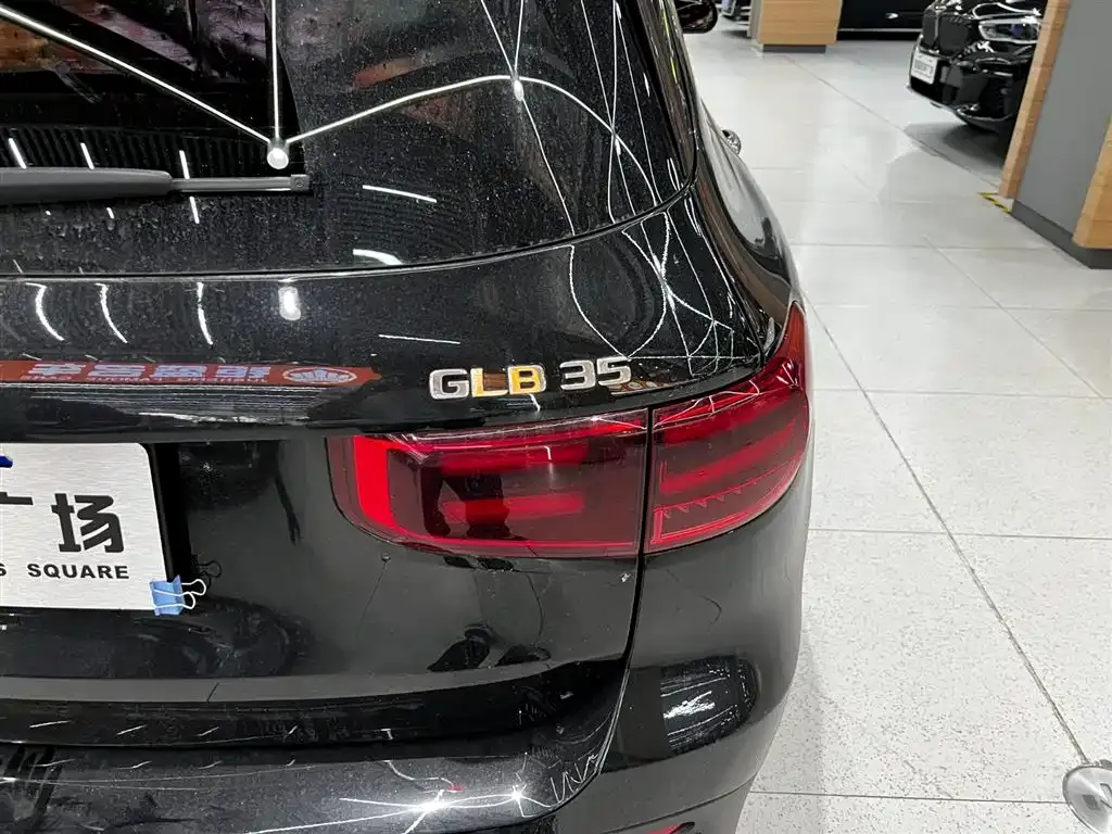 Mercedes-Benz GLB AMG — фото 10
