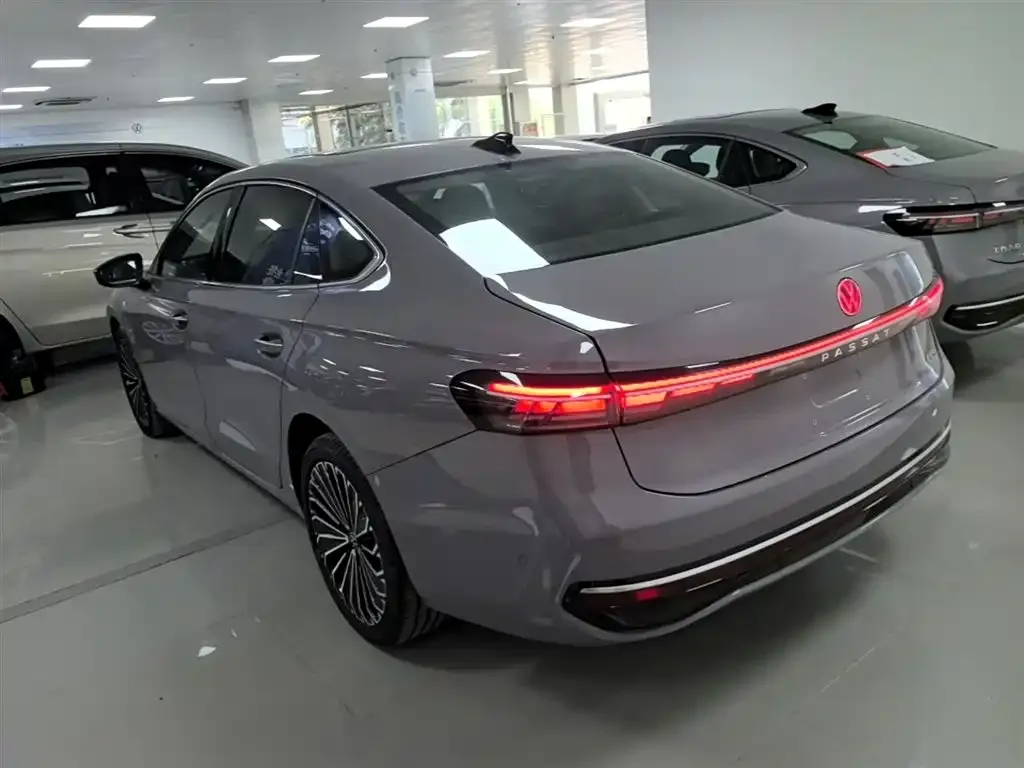Volkswagen Passat 2024 из CN, фото 9