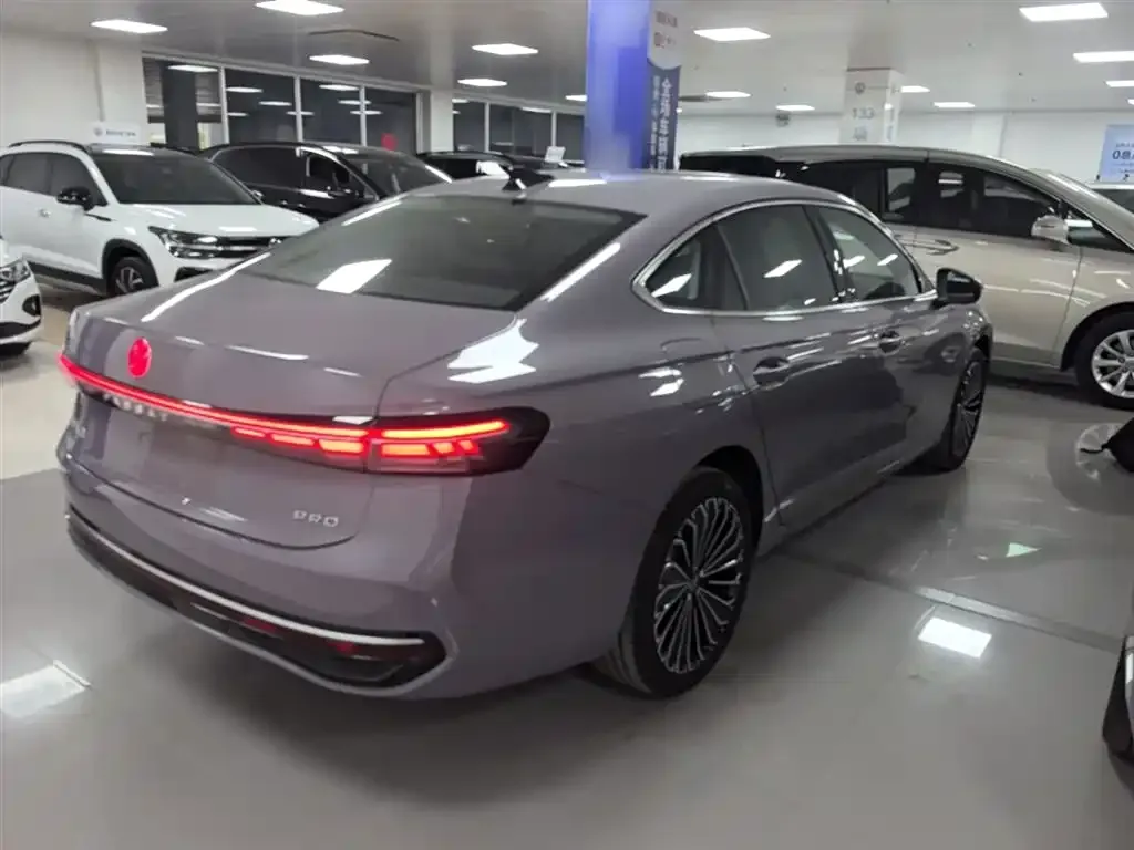 Volkswagen Passat 2024 из CN, фото 7