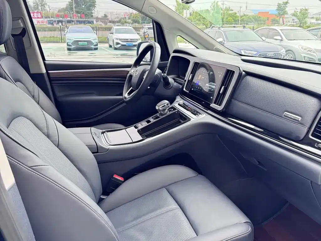 GAC Motor Trumpchi M8 — фото 9