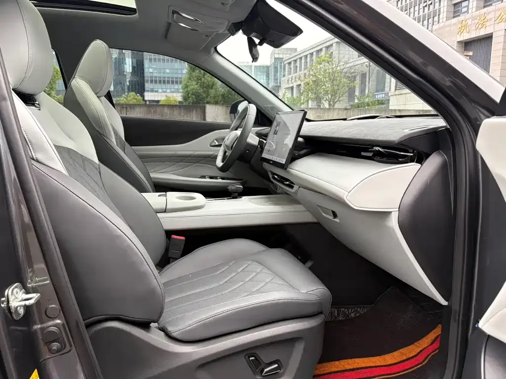 Changan UNI-Z New Energy 2025 из CN, фото 3