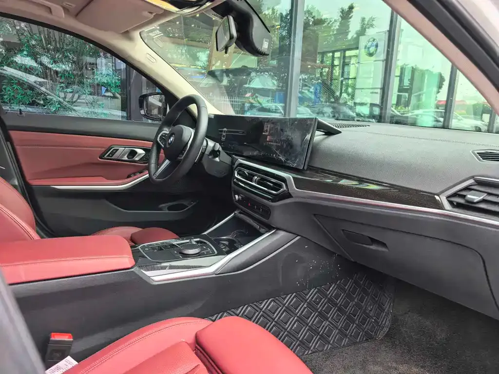 BMW 3 Series 2024 из CN, фото 8