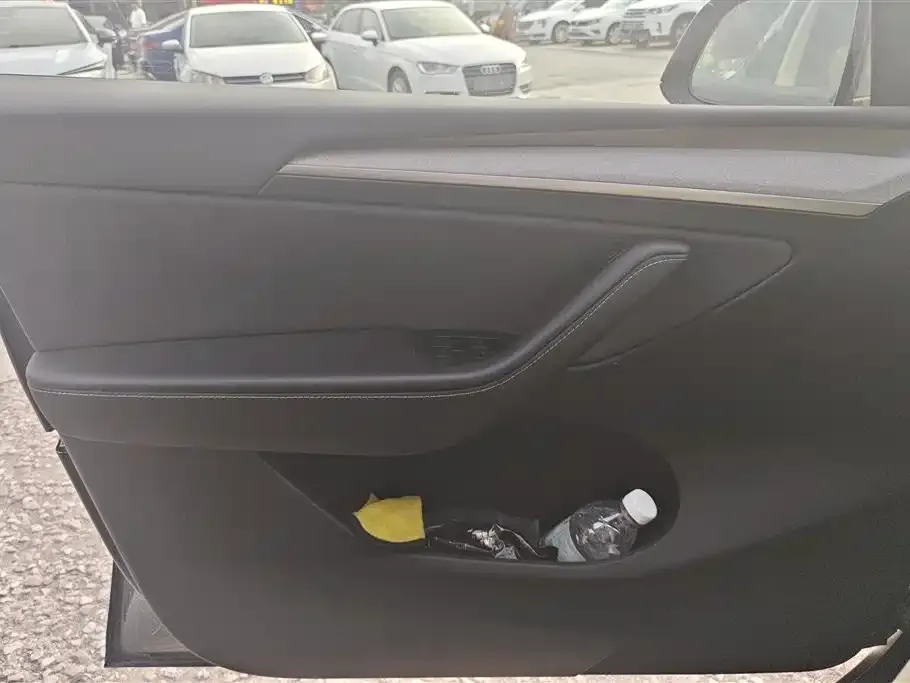 Tesla Model Y 2024 из CN, фото 6