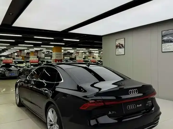Audi A7L 2024 из CN, фото 2
