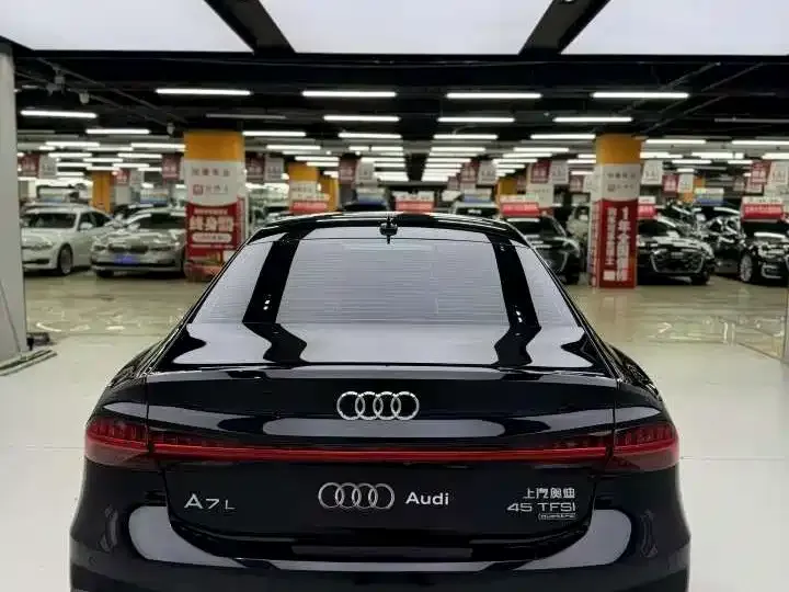 Audi A7L 2024 из CN, фото 8