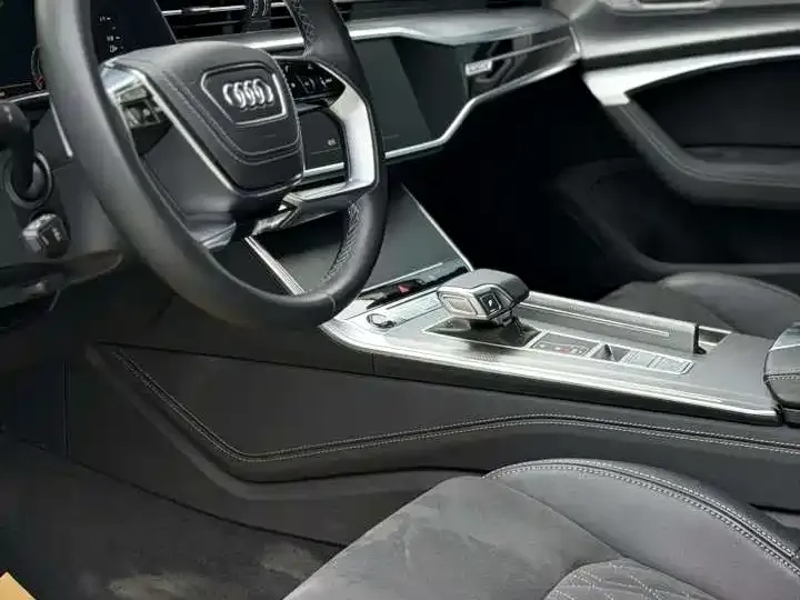 Audi A7L 2024 из CN, фото 6