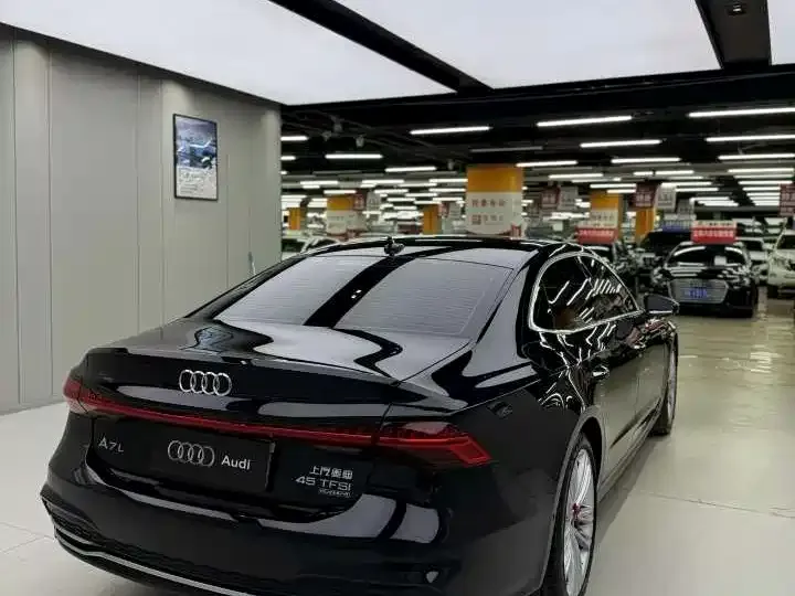 Audi A7L 2024 из CN, фото 5