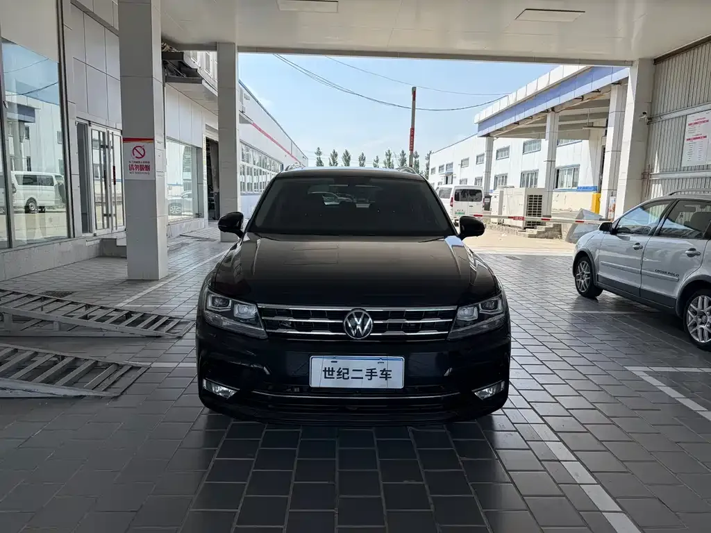 Volkswagen Tiguan L — фото 6
