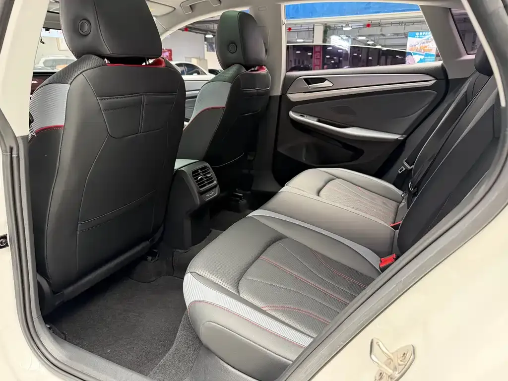 Volkswagen Lamando 2023 из CN, фото 4