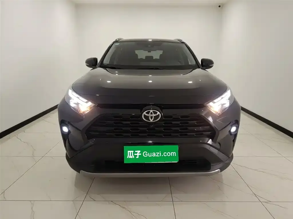Toyota RAV4 2023 из CN, фото 2