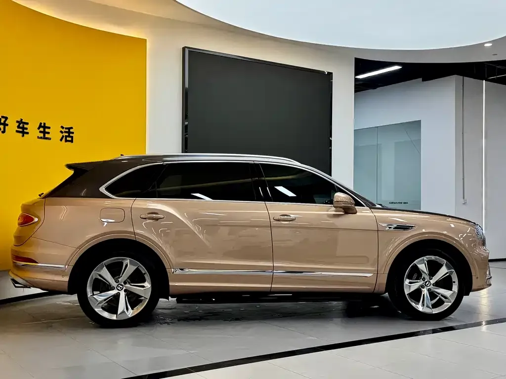 Bentley Bentayga — фото 7