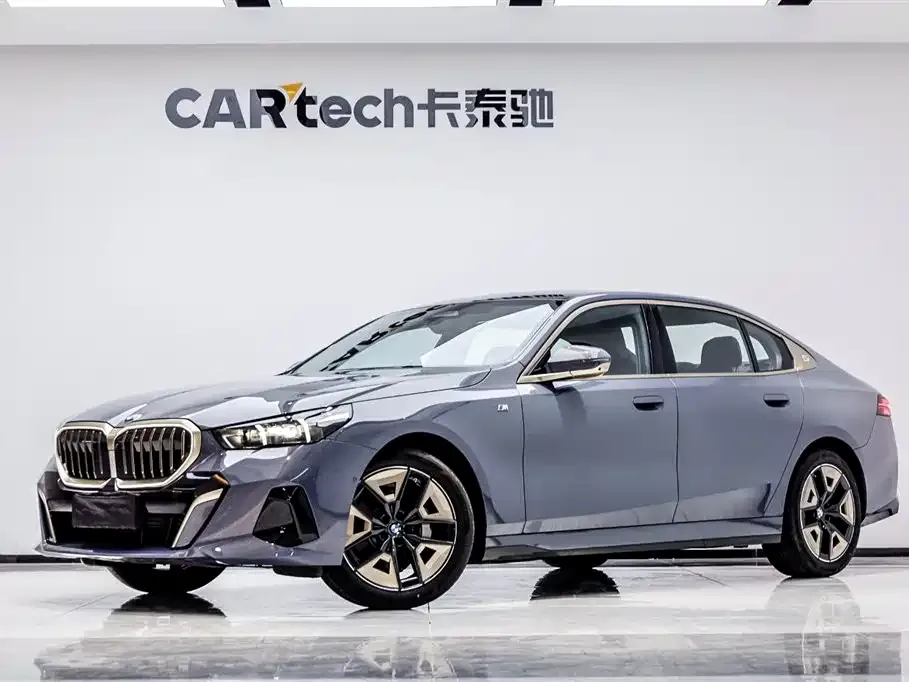 BMW 5 Series 2025 из CN, фото 1
