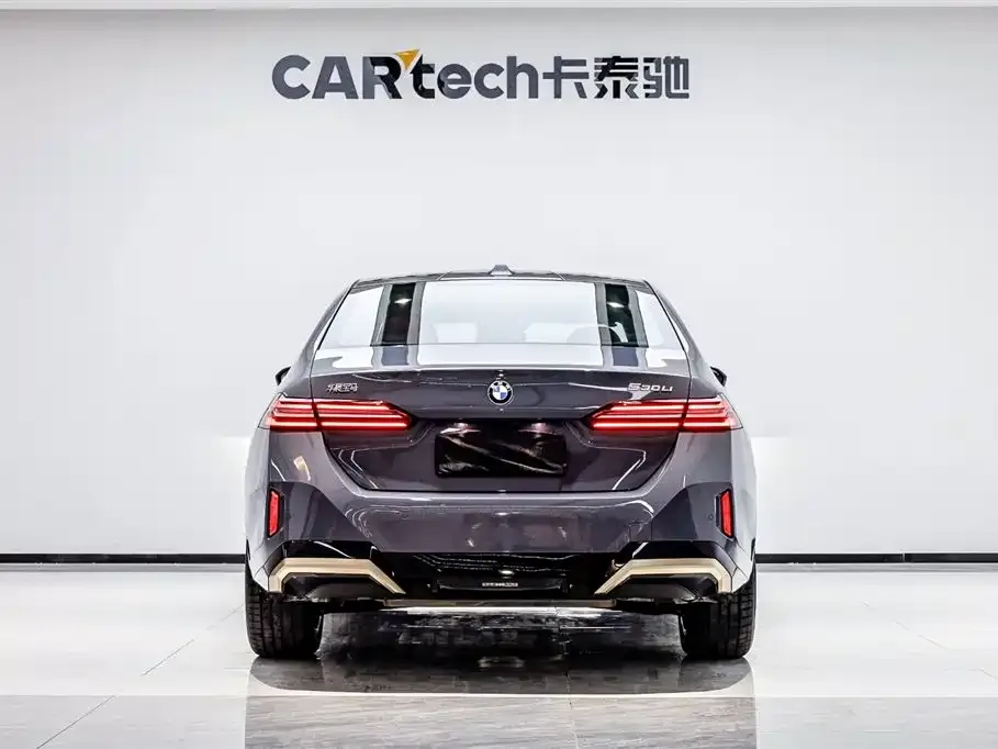 BMW 5 Series 2025 из CN, фото 5