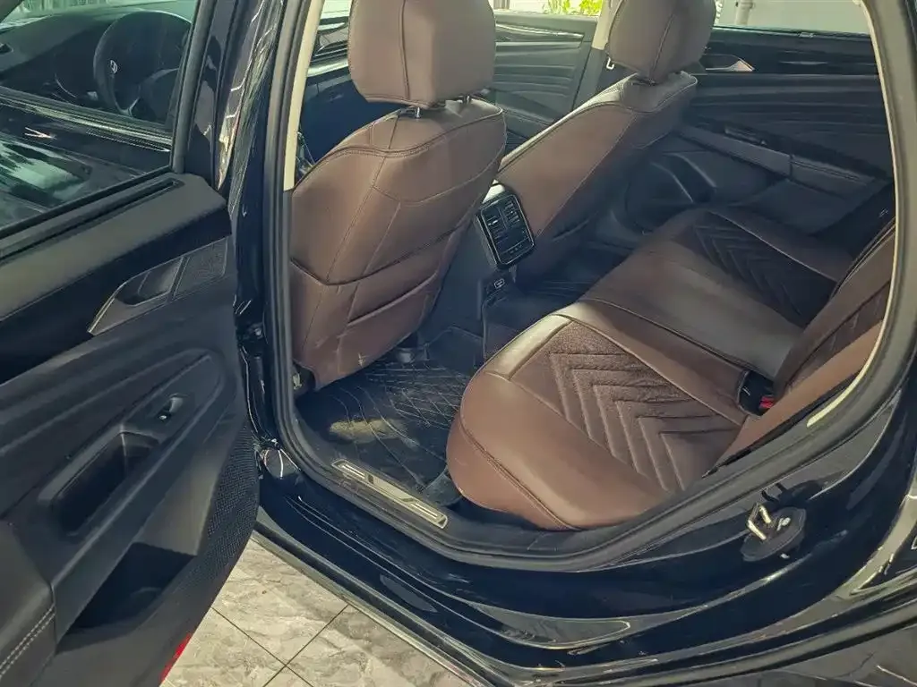 Volkswagen Passat — фото 4