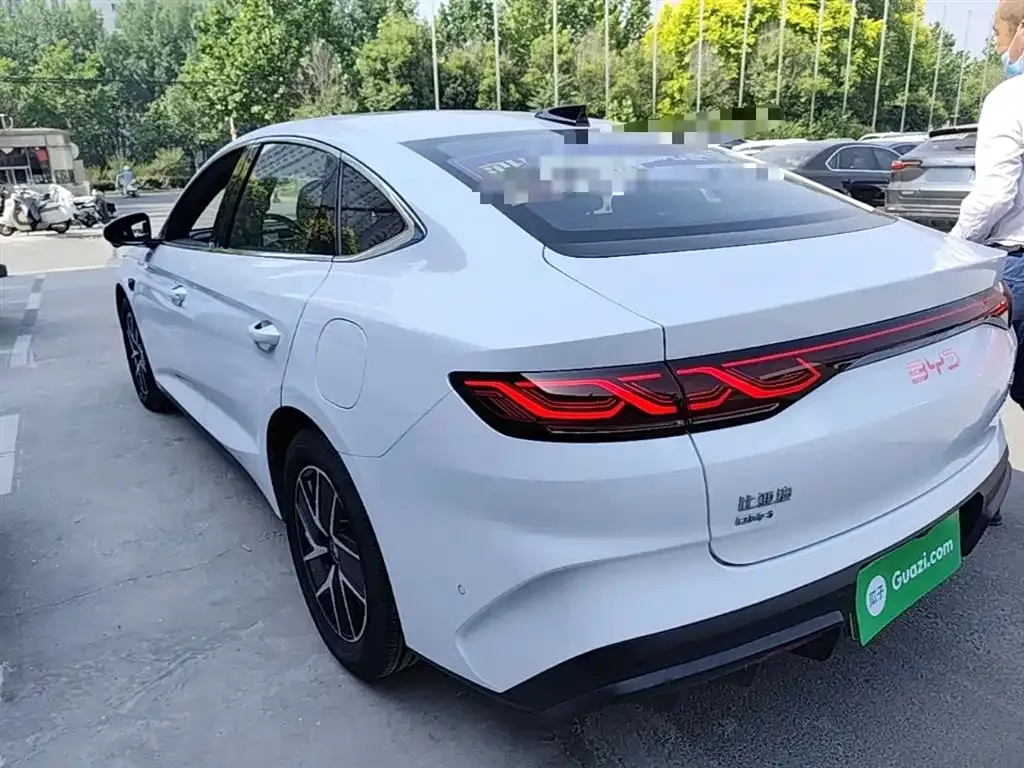 BYD Qin L — фото 4