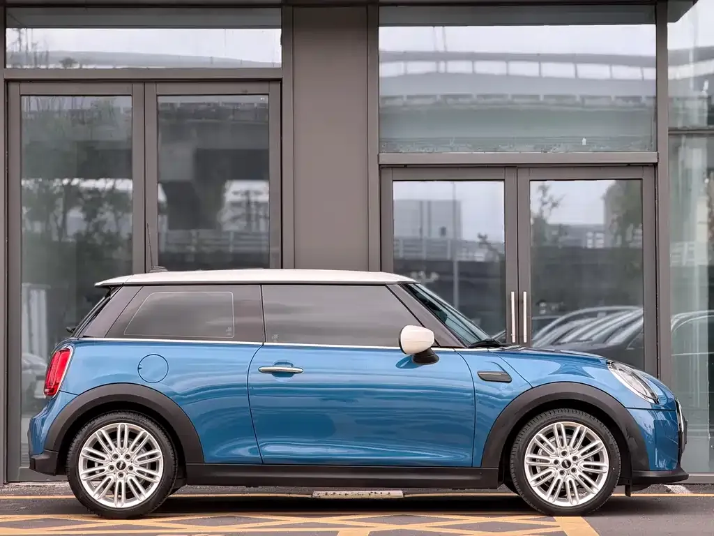 MINI Cooper (3-door) 2021 из CN, фото 2