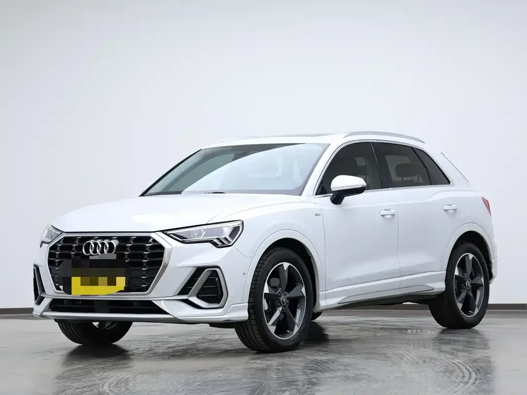 Audi Q3 — фото 1