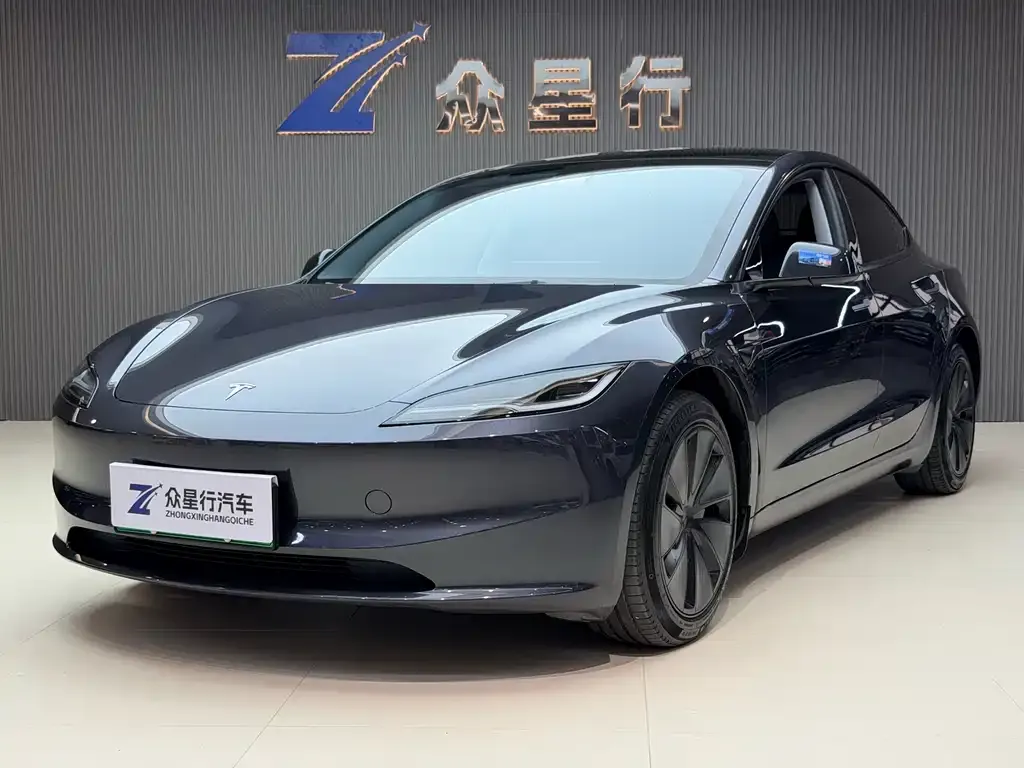 Tesla Model 3 — фото 1