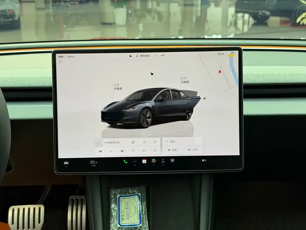 Tesla Model 3 — фото 2