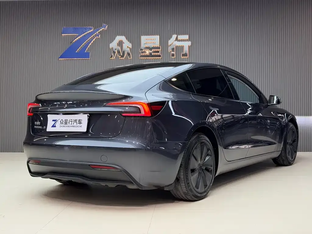 Tesla Model 3 — фото 9
