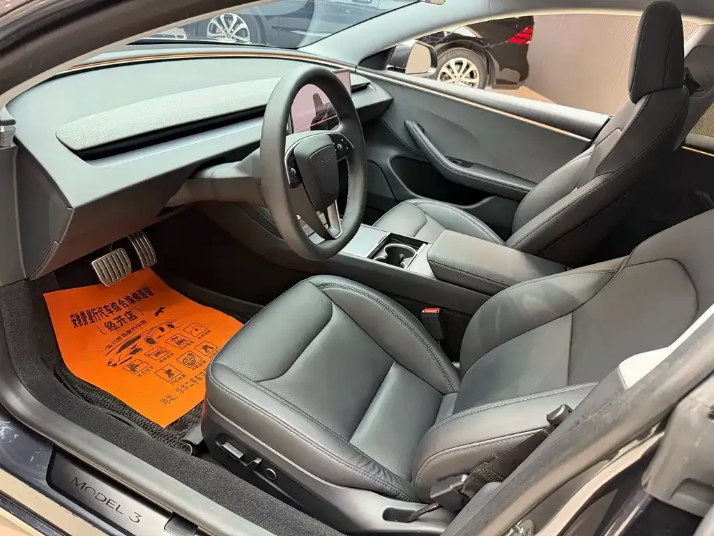 Tesla Model 3 — фото 8