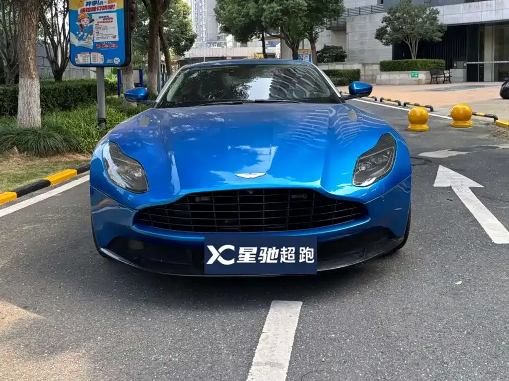 Aston Martin DB11 2021 из CN, фото 4
