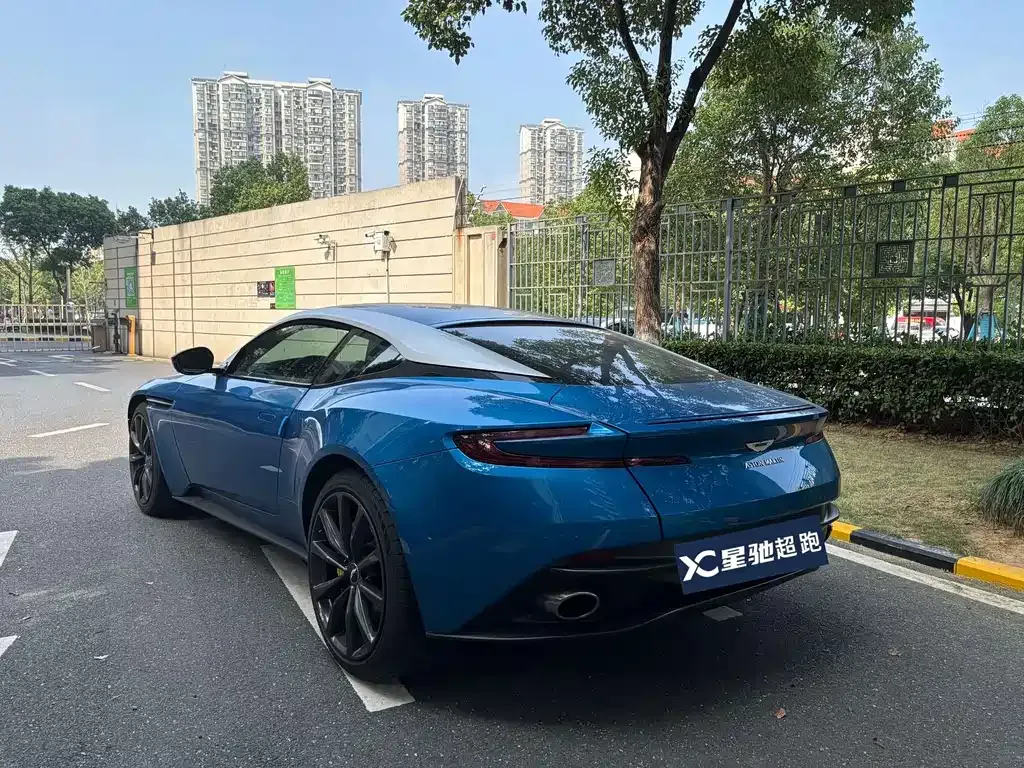 Aston Martin DB11 2021 из CN, фото 9